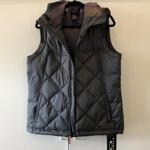 Oakley Jet Blk Rattler Down Vest Sz L